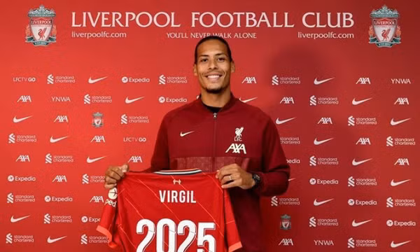 Liverpool giữ chân Virgil van Dijk đến năm 2025