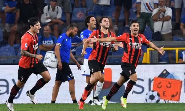 Milan bắt kịp thành tích hiếm của Man City, Barca