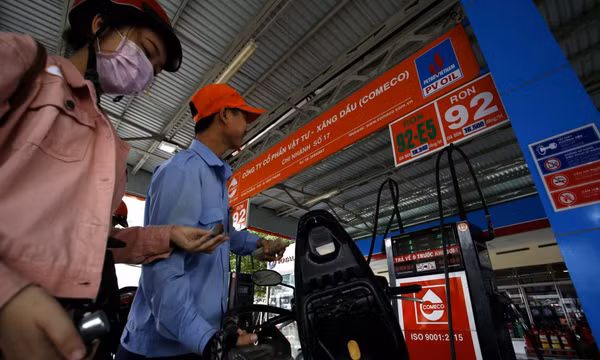 Nếu không chi quỹ bình ổn, giá xăng dầu trong nước chiều nay tăng nhẹ