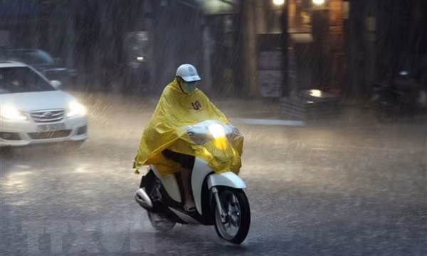 Hầu hết các khu vực đều có mưa dông, kèm thời tiết nguy hiểm