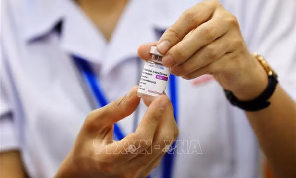 Hungary tặng Việt Nam 100.000 liều vaccine COVID-19 và bộ xét nghiệm nhanh