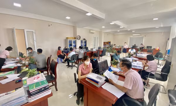 Ngân hàng CSXH tỉnh giải ngân khoản vay trả lương ngừng việc do dịch Covid-19