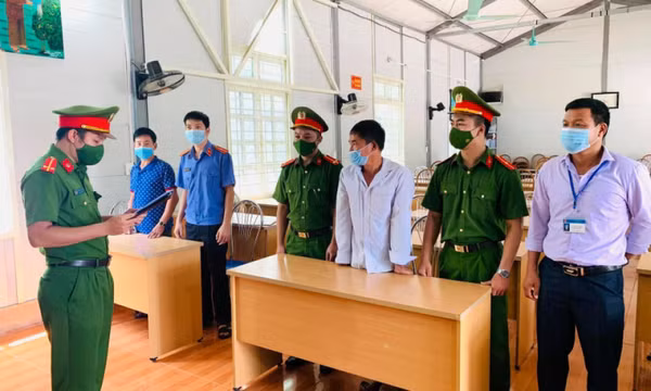 Bắt đối tượng tẩm xăng giết vợ rồi tự tử