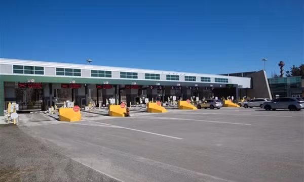Canada chính thức mở lại biên giới với Mỹ sau 17 tháng đóng cửa