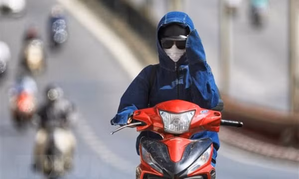 Nắng nóng diện rộng ở khu vực Bắc Bộ kéo dài đến cuối tuần
