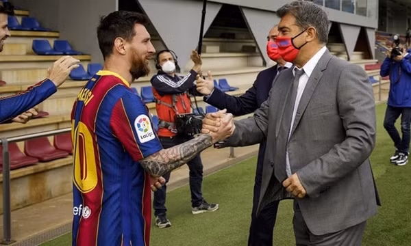 CĐV Barca tri ân Messi theo cách chưa từng có