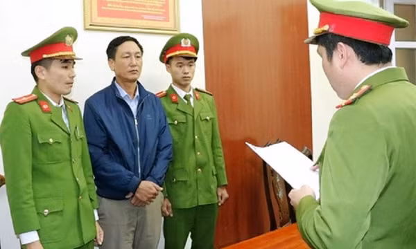 Hà Tĩnh: Cựu công chức địa chính chiếm đoạt 600 triệu đồng, lĩnh án 10 năm tù giam