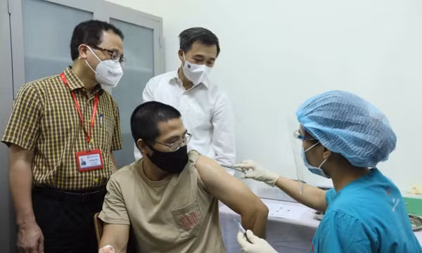 100 tình nguyện viên bắt đầu tiêm thử nghiệm vắc xin Covid-19 ARCT-154