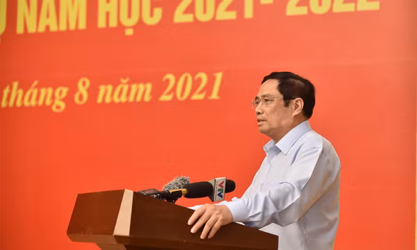Thủ tướng Phạm Minh Chính: Phải cố gắng cao nhất, quan tâm sâu sắc nhất đến học sinh và giáo viên trong thời khắc khó khăn