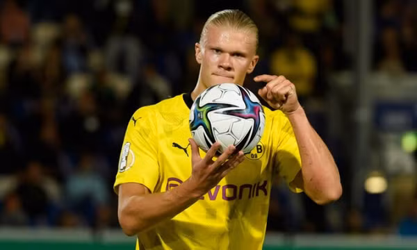 Haaland lập hat-trick ngay trận đầu mùa mới