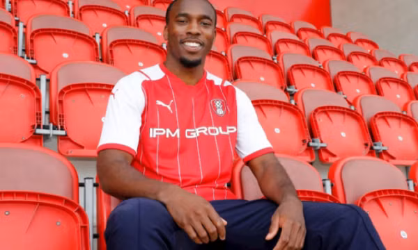 Arsenal bán đứt hậu vệ trái 22 tuổi