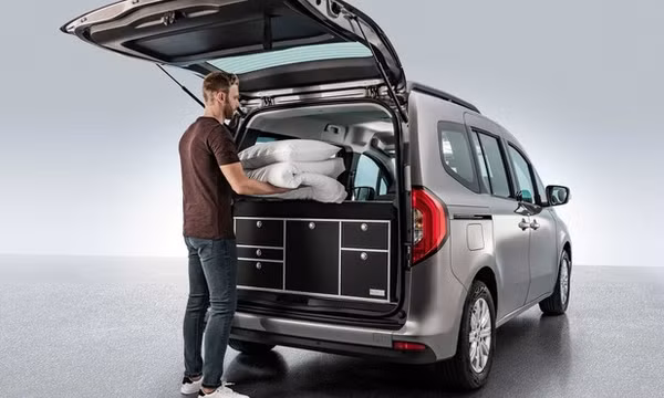 Mercedes-Benz ra mắt xe có giường ngủ