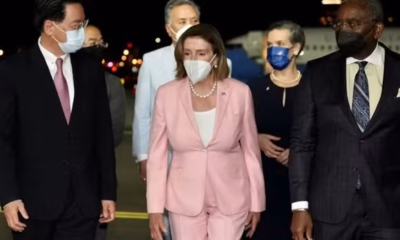 Trung Quốc triệu Đại sứ Mỹ tới phản đối chuyến thăm của bà Pelosi