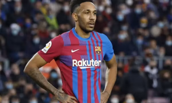 Chelsea ra giá đầu cho Aubameyang, Barca có câu trả lời