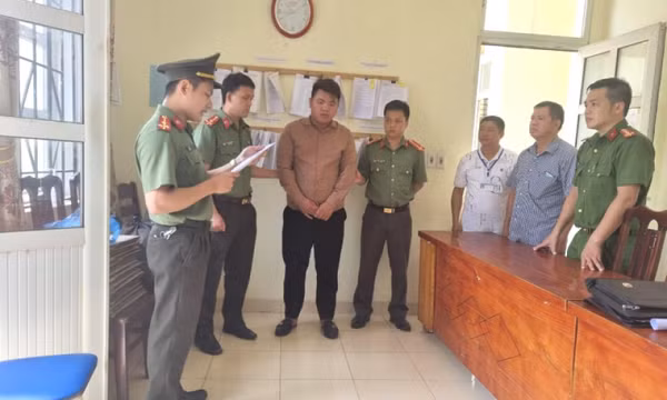 Khởi tố đối tượng lừa 7 người sang Campuchia "làm việc nhẹ, lương cao"