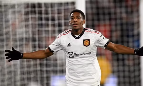 Martial báo tin dữ cho Ten Hag