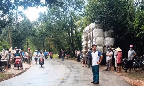 Chủ tịch xã tử vong sau khi va chạm với xe chở phế liệu