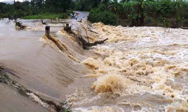 Chủ động ứng phó với diễn biến mưa bão, lũ quét, sạt lở đất