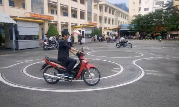 Người bị điếc có được thi bằng lái xe hạng A1 không?