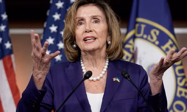 Máy bay chở Chủ tịch Hạ viện Mỹ Nancy Pelosi hạ cánh xuống Đài Loan