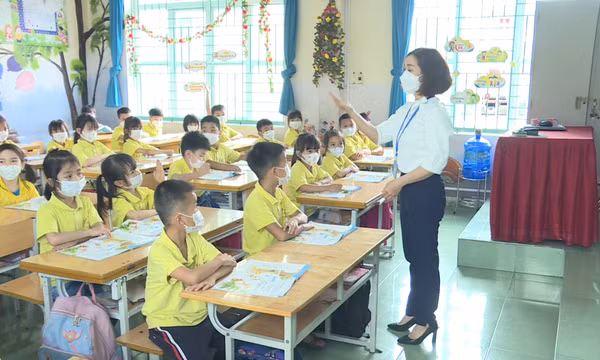 Tiếp tục hỗ trợ học phí