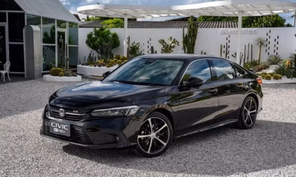 Honda Civic Hybrid 2023 ra mắt với giá 542 triệu đồng, sẽ 'tạo địa chấn' khi về Việt Nam