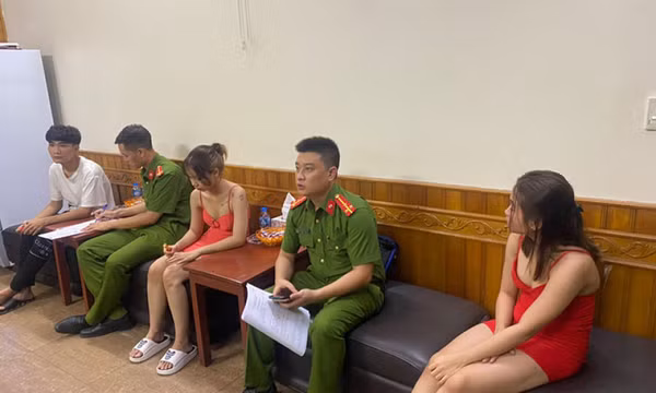Tiềm ẩn tệ nạn xã hội từ các cơ sở massage, karaoke…