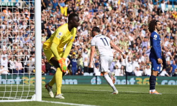 Leeds thắng đậm Chelsea