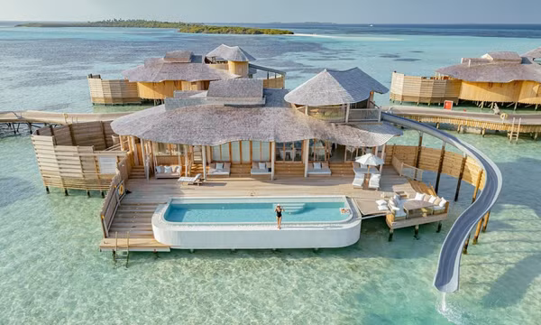 10 resort trên mặt nước đáng tiền ở Maldives