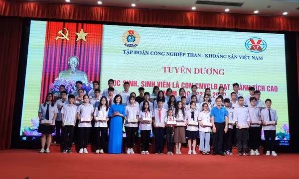 TKV: Tuyên dương học sinh, sinh viên là con CNVCLĐ đạt thành tích cao trong học tập