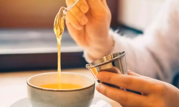 Nếu bạn thức dậy với cơn đau họng, hãy thử 5 cách này tại nhà