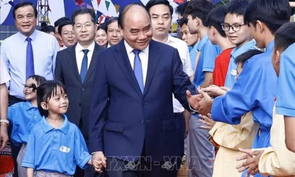 Chủ tịch nước dự Ngày hội tới trường của các em mồ côi cha, mẹ do Covid-19