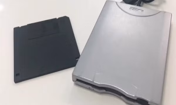 Nghịch lý siêu cường công nghệ vẫn dùng đĩa mềm lưu trữ dữ liệu
