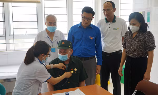 Móng Cái: Ra quân chiến dịch “Hoa phượng đỏ" năm 2022