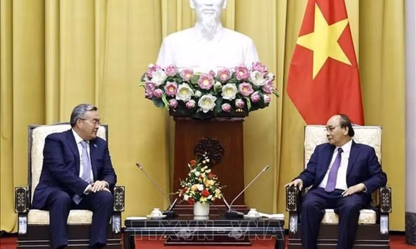 Củng cố và phát triển quan hệ hữu nghị truyền thống Việt Nam-Kazakhstan