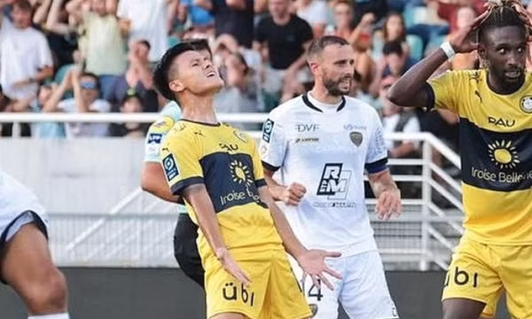 Quang Hải có sai lầm khi chọn Pau FC?