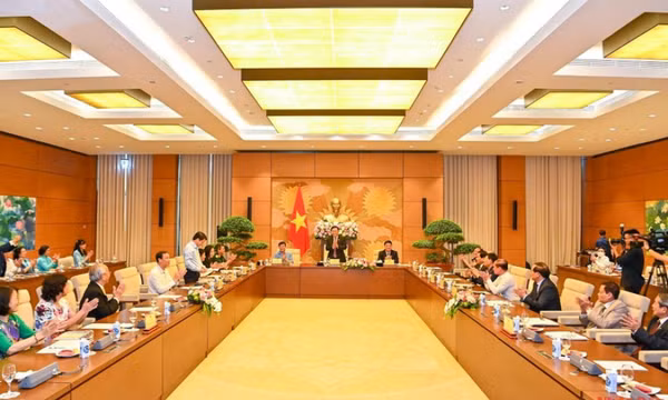 Tái cơ cấu toàn diện để du lịch phát triển thành ngành kinh tế mũi nhọn