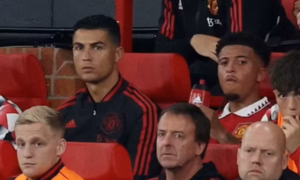 Thỏa thuận 99%, Ronaldo khăn gói rời Old Trafford