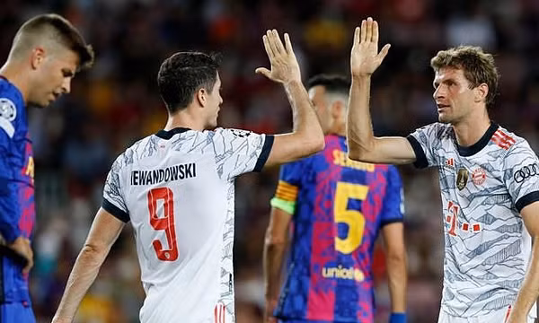 Barca cùng bảng Bayern ở Champions League