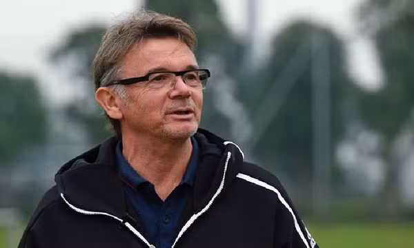 HLV Philippe Troussier được giao nhiệm vụ đưa tuyển Việt Nam dự World Cup