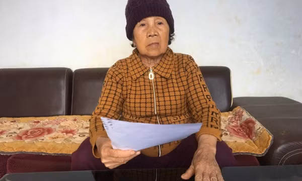 Dân kiện đòi sổ hồng, thắng kiện đã 4 năm, ủy ban vẫn chưa thi hành án