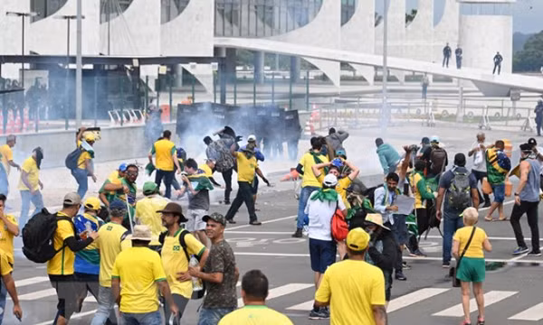 Tổng thống Brazil Lula da Silva tuyên bố tình trạng khẩn cấp ở thủ đô