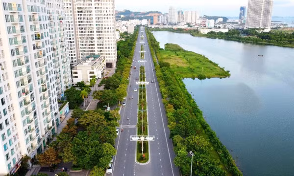 Sẽ khảo sát, đánh giá lưu lượng, lắp đặt bổ sung đèn tín hiệu giao thông phù hợp tại TP Hạ Long