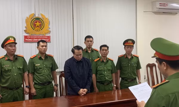 Khởi tố Cục trưởng Cục Đăng kiểm Đặng Việt Hà