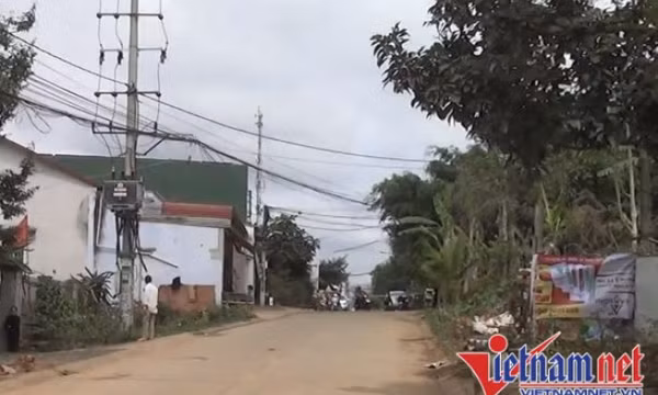 Vợ đi chơi gọi mãi mới về, chồng đâm nhiều nhát khiến vợ tử vong