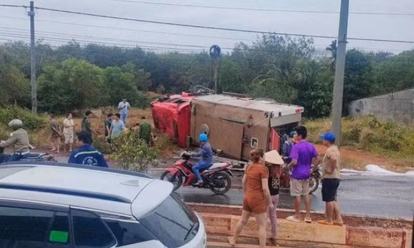 Xe cứu hoả gặp nạn trên đường làm nhiệm vụ, hai chiến sĩ hi sinh