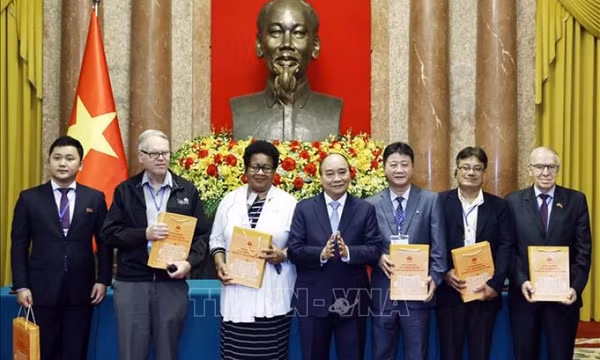 Nhìn lại năm 2022: Bước khởi sắc của đối ngoại nhân dân