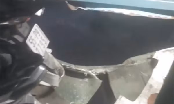 Phà Cát Lái bị sà lan đâm thủng hai mét