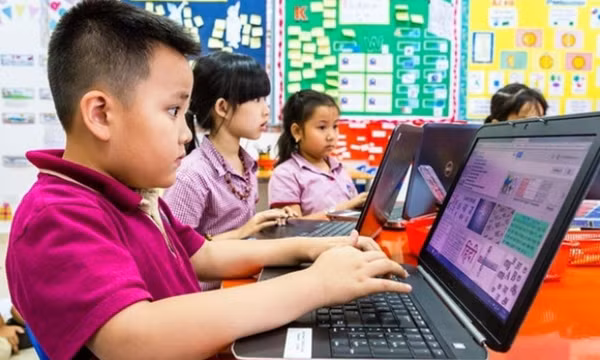 Phạt đến 100 triệu đồng nếu để trẻ em tiếp cận phim không phù hợp độ tuổi trên mạng