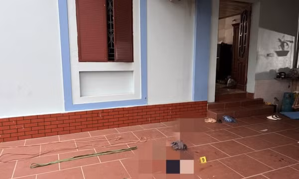 Ba người trong một gia đình bị người làm thuê chém thương vong